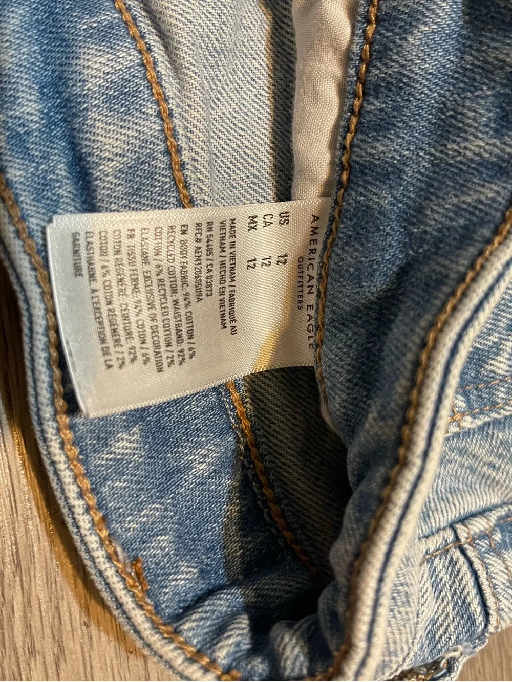 American eagle High-Rise mom shorts Light Blue Denim Shorts